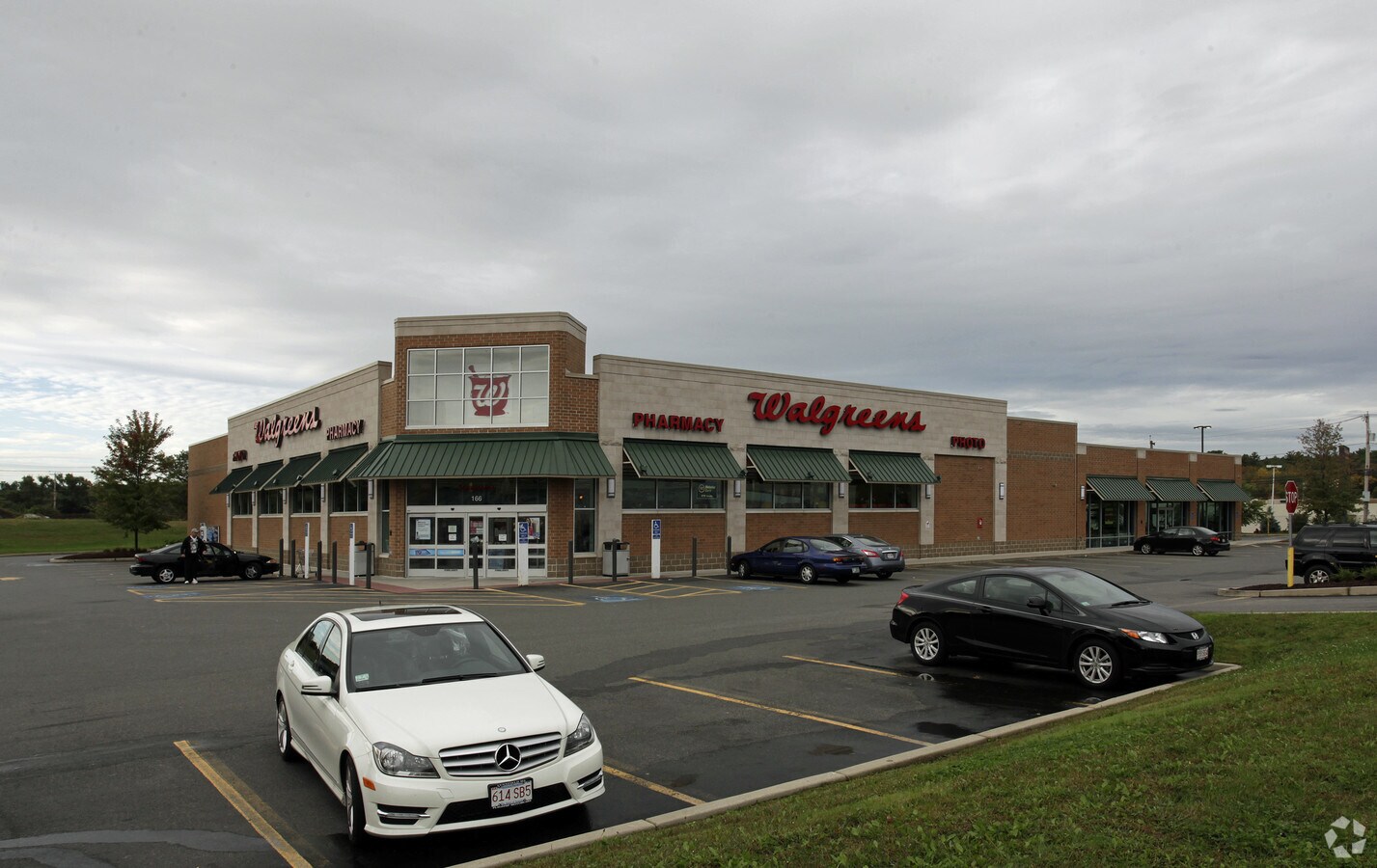 166 Walnut St, Saugus, MA 01906