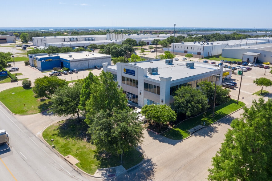 808 W Interstate Highway 20, Arlington, TX for lease - Building Photo - Image 1 of 6