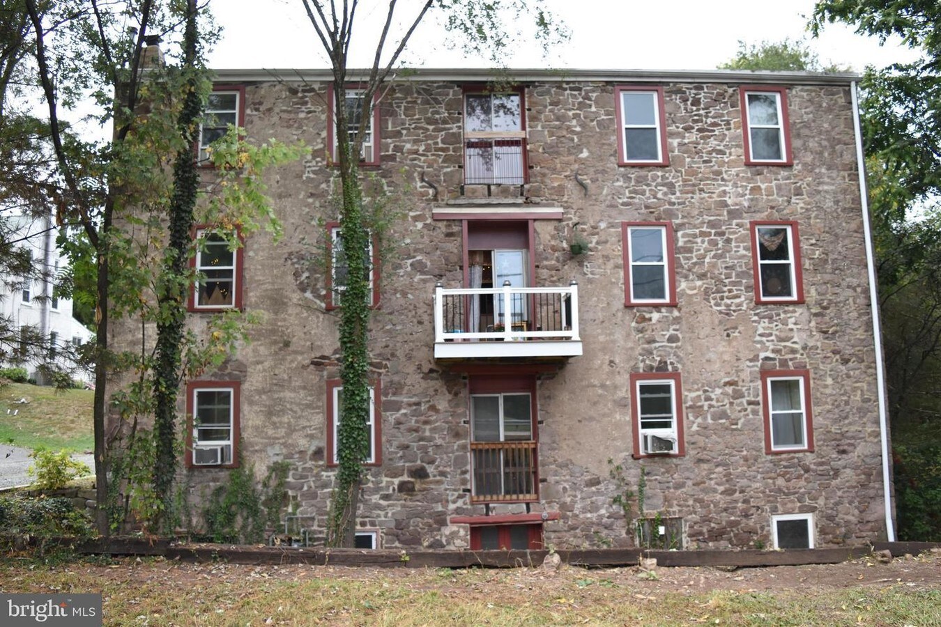 104 Old Mill Rd, Royersford, PA 19468