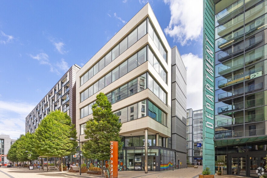 Clarence Dock, Leeds for sale - Primary Photo - Image 1 of 1
