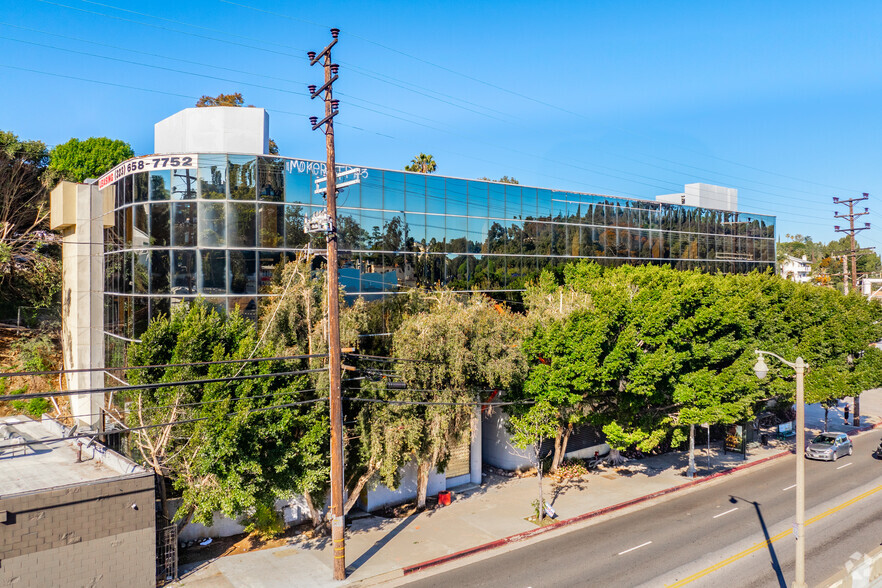 3151 Cahuenga Blvd W, Los Angeles, CA for lease - Primary Photo - Image 1 of 6