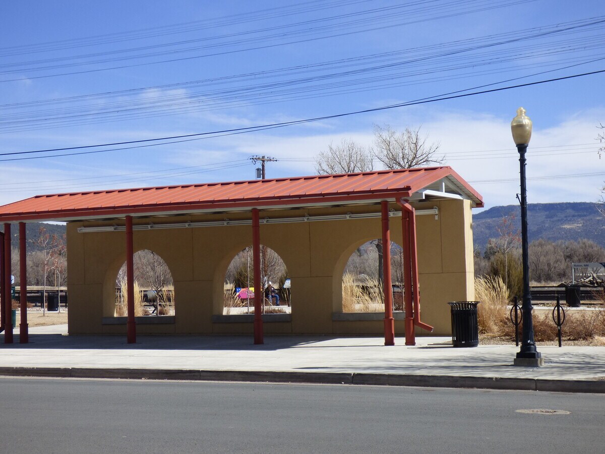 132 S 1st St, Raton, NM 87740