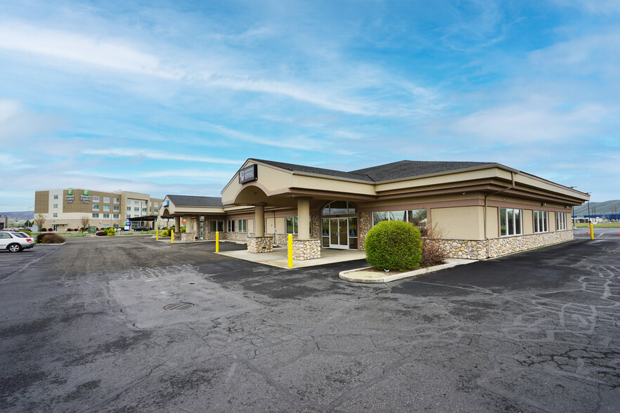 1236-1240 Ahtanum Ridge Dr, Yakima, WA for lease - Building Photo - Image 3 of 15