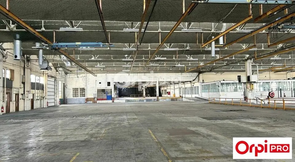 Flex in Angoulême for lease Building Photo- Image 1 of 4