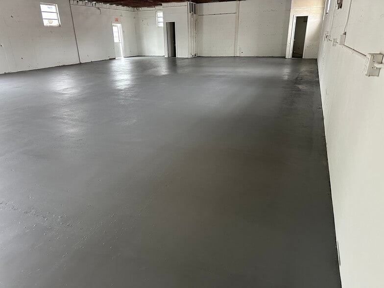 3313 Oleander Ave, Fort Pierce, FL for lease - Building Photo - Image 3 of 7