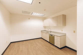 111 SW Columbia St, Portland, OR for lease Interior Photo- Image 2 of 4