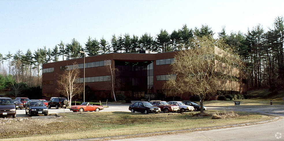 1 Executive Park Dr, Bedford, NH for lease - Building Photo - Image 2 of 14