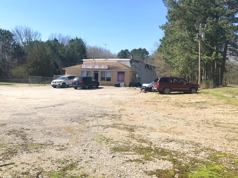 925 Clifton Rd, Savannah, TN 38372