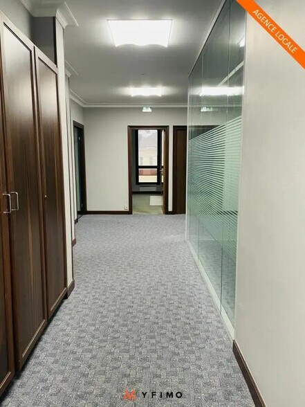 Office in Boinvilliers for lease - Building Photo - Image 3 of 12