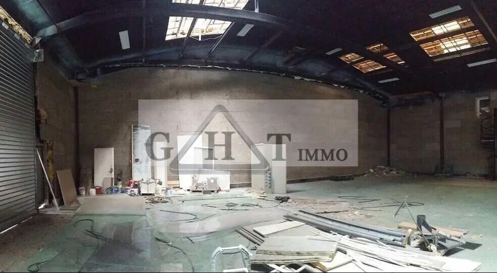 Industrial in Saint-Germain-lès-Arpajon for lease - Interior Photo - Image 1 of 2