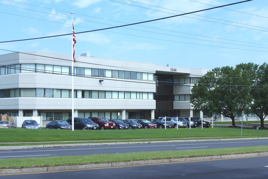 1144 Hooper Ave, Toms River, NJ for lease - Building Photo - Image 1 of 8