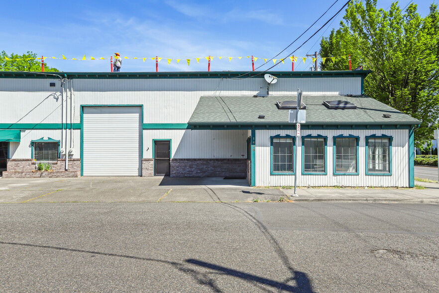 1625 SE Lafayette St, Portland, OR for lease - Building Photo - Image 2 of 10