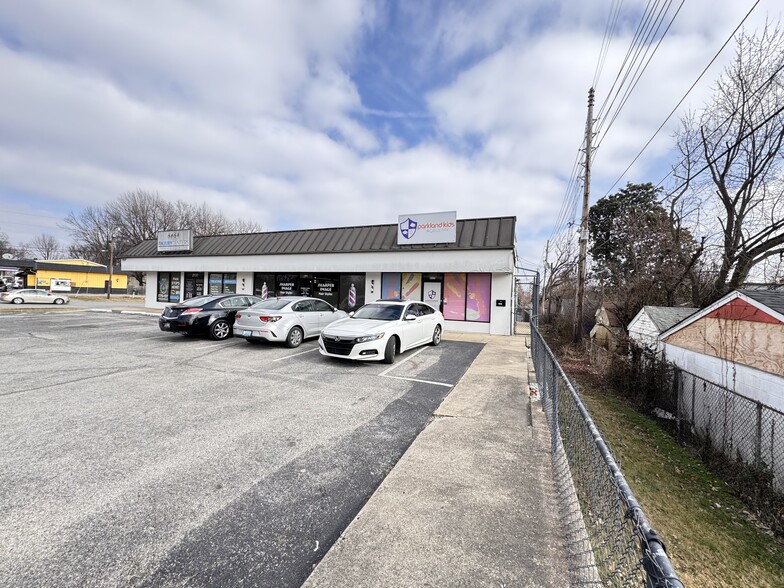 2137-2141 Dixie Hwy, Louisville, KY for sale - Building Photo - Image 2 of 5