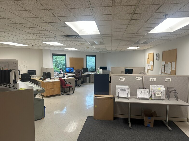 25 Amflex Dr, Cranston, RI for sale - Building Photo - Image 3 of 9