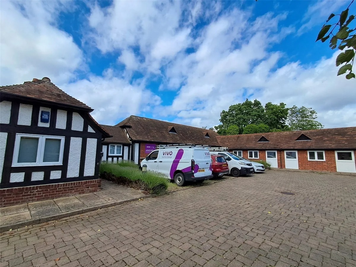 Parvis Rd, West Byfleet for lease Building Photo- Image 1 of 9