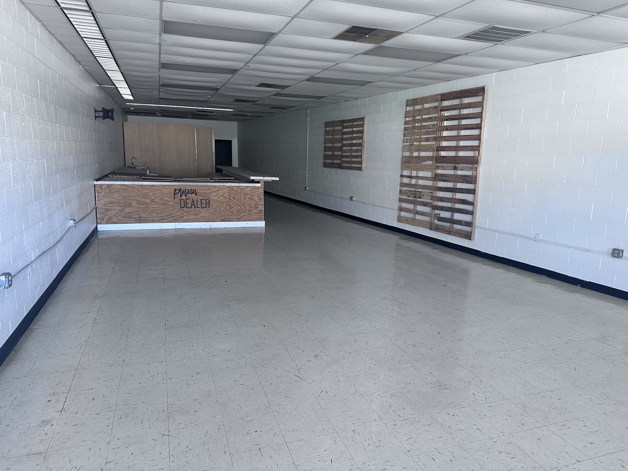 1900-1974 Stone Rose Dr, Rocky Mount, NC for lease Interior Photo- Image 1 of 10