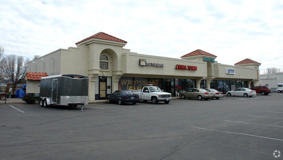 5054 N Academy Ave, Clovis, CA 93619