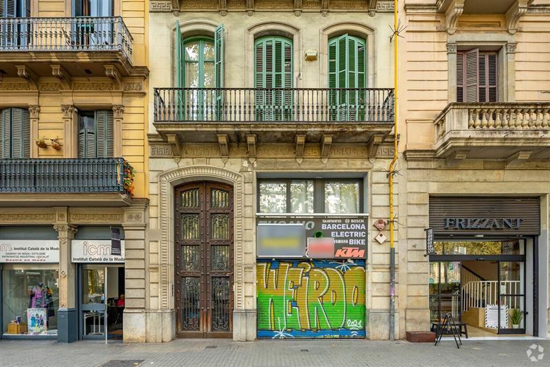 Retail in Barcelona, Barcelona for lease Interior Photo- Image 1 of 6