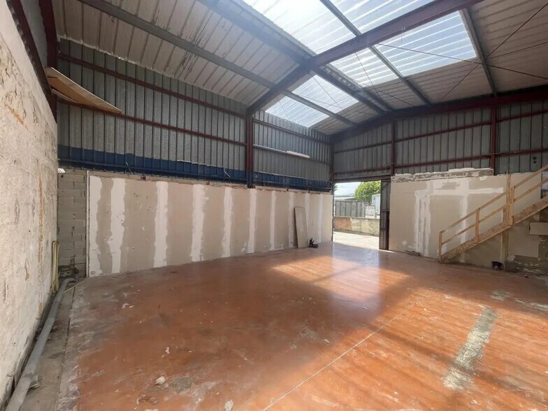 Industrial in Fréjus for lease - Interior Photo - Image 2 of 5