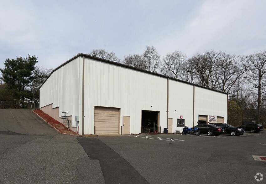 681 Wolcott Rd, Wolcott, CT for sale - Primary Photo - Image 1 of 1