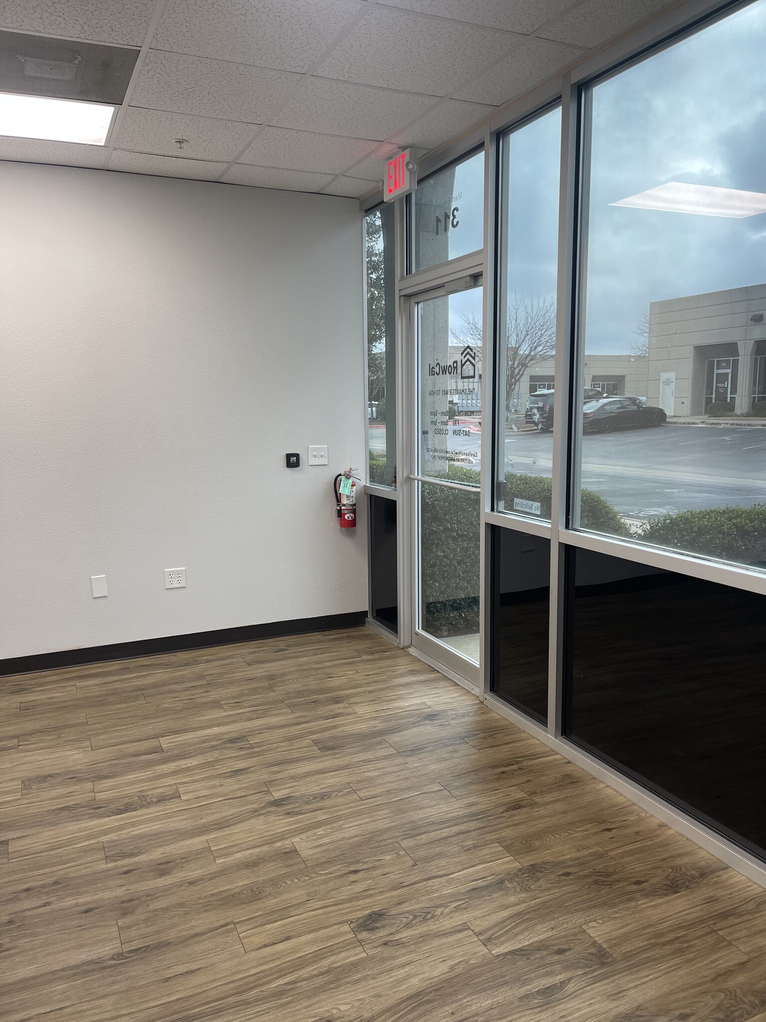 715 Discovery Blvd, Cedar Park, TX for lease Interior Photo- Image 1 of 15