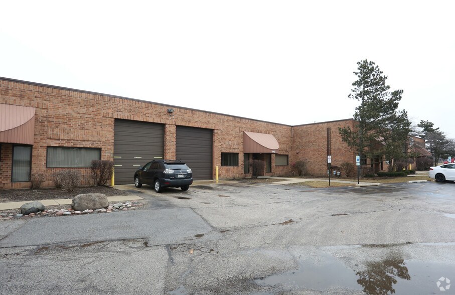 827-847 N Central Ave, Wood Dale, IL for lease - Building Photo - Image 3 of 5