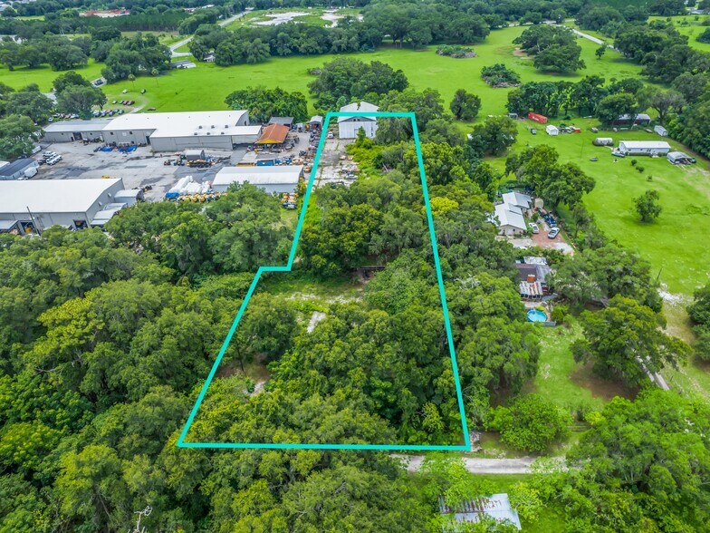 3400 4th Street, Okahumpka, FL 34762