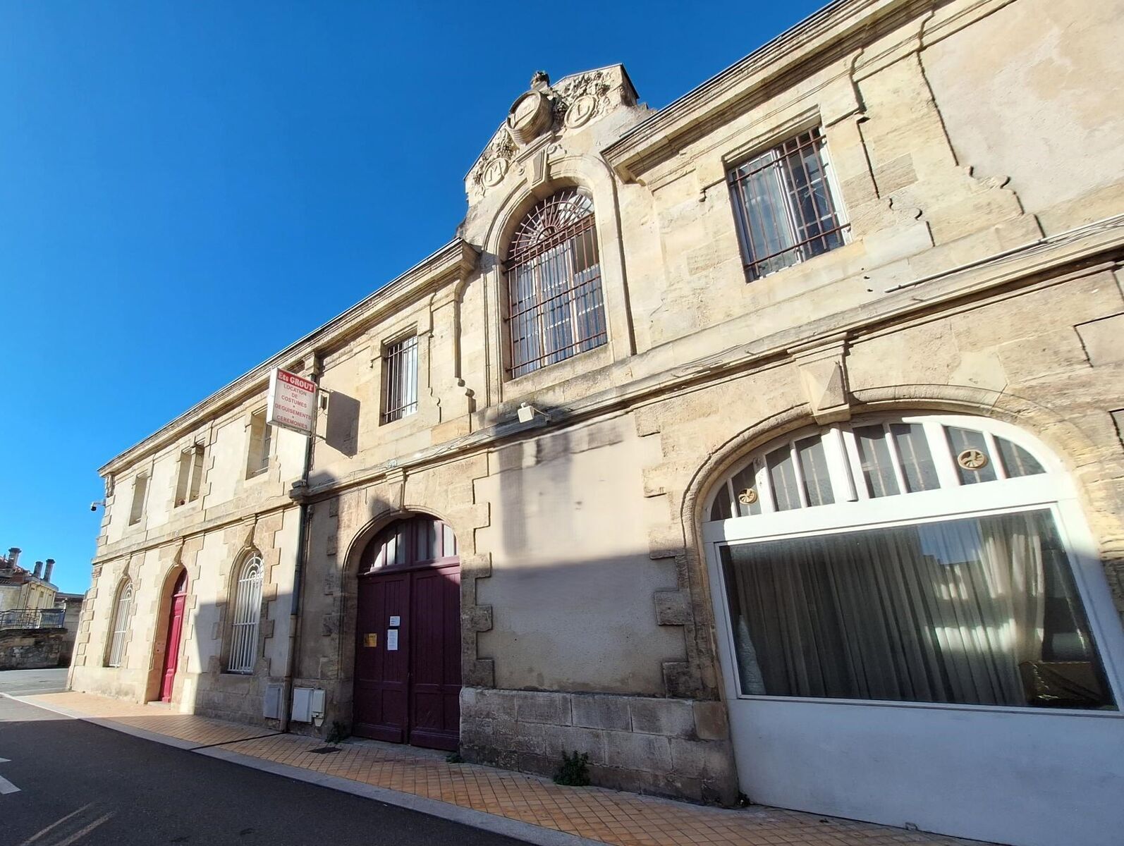 Office in Bordeaux for sale Building Photo- Image 1 of 4