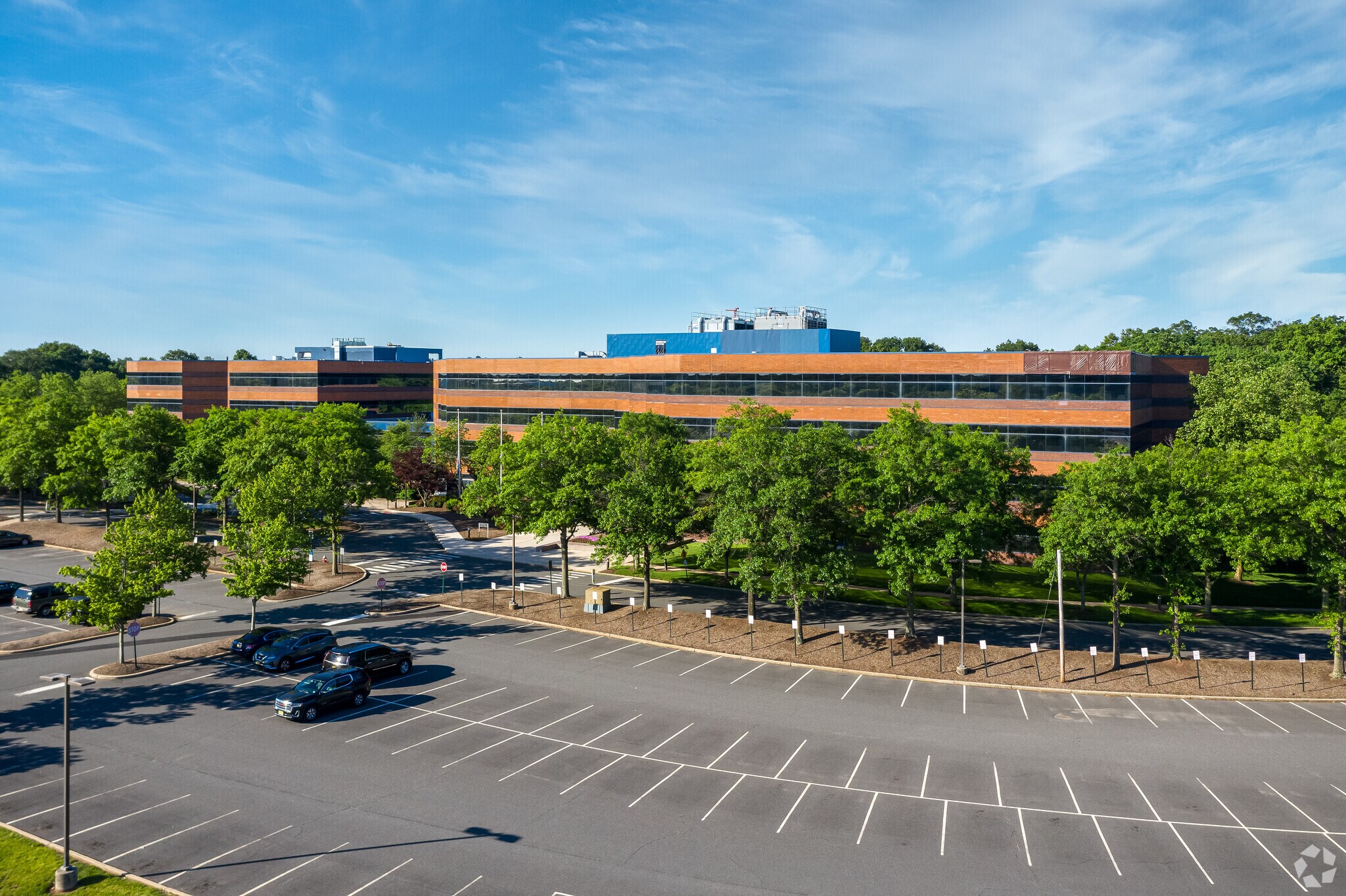 300 Davidson Ave, Somerset, NJ for sale Primary Photo- Image 1 of 1