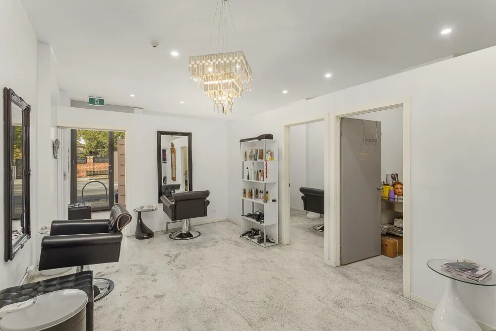 81 Lower Heidelberg Rd, Ivanhoe for lease Interior Photo- Image 1 of 6
