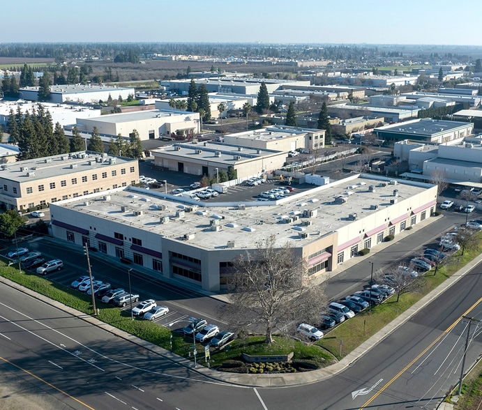 4230 Kiernan Ave, Modesto, CA for lease - Building Photo - Image 1 of 7