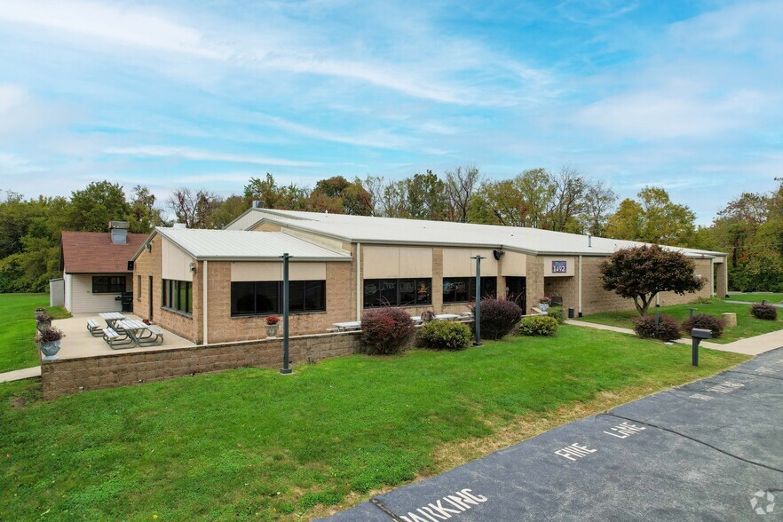 1 Columbus Plz, Collinsville, IL for sale - Building Photo - Image 1 of 1