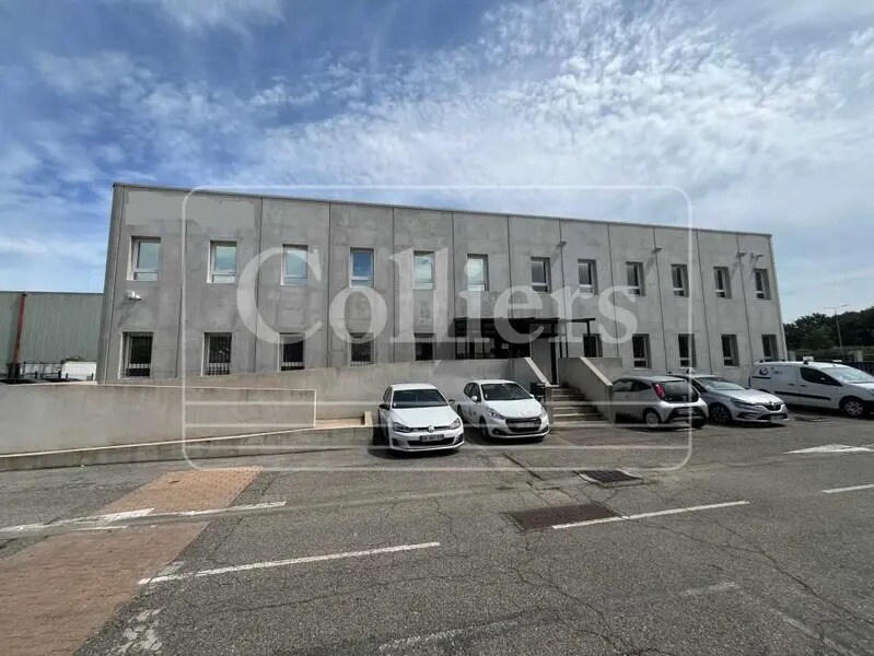 Vente Entrepôt 567 m² - Photo 1