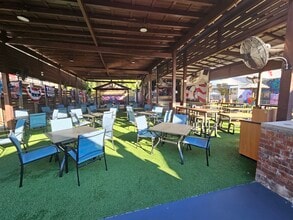 409 Bradford Ave, Kemah, TX for lease Interior Photo- Image 2 of 24