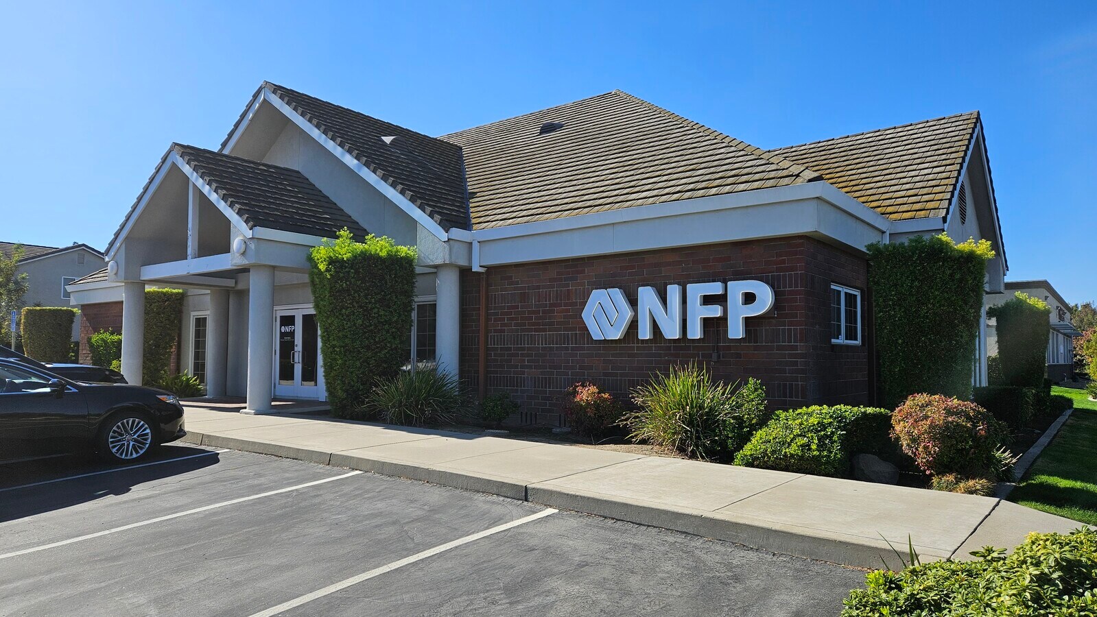 2100 W Kettleman Ln, Lodi, CA 95242