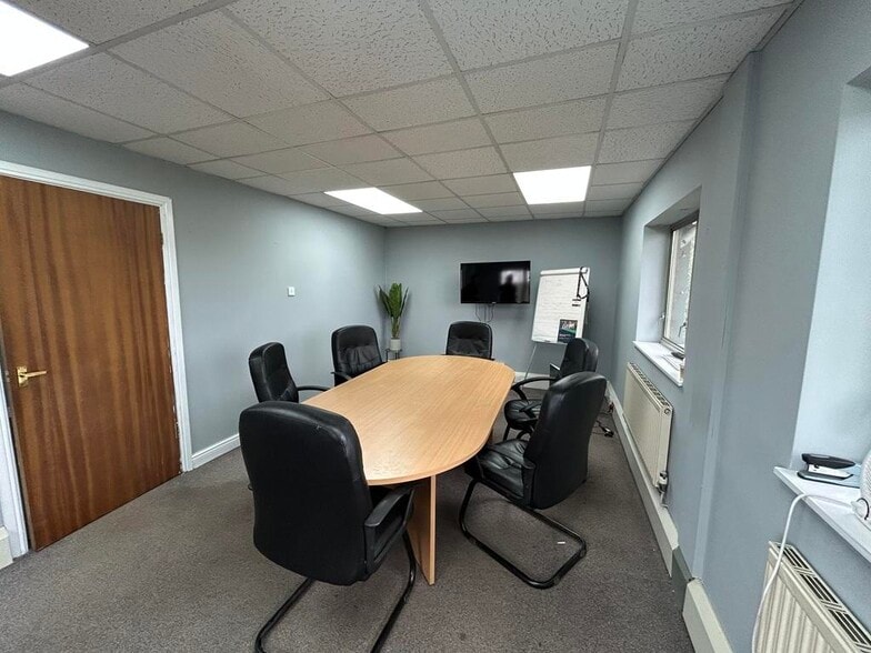 Hanbury Rd, Stoke Prior for lease - Interior Photo - Image 3 of 4