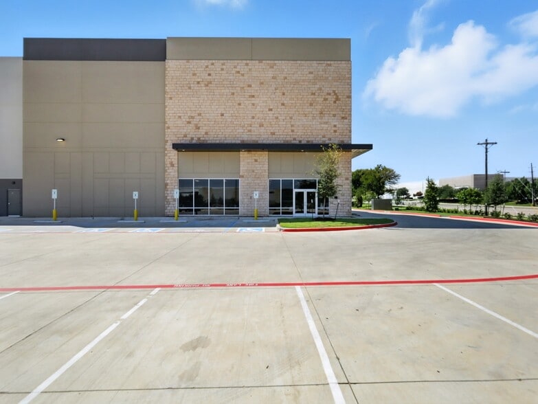 600 Gerault Rd, Flower Mound, TX for sale - Building Photo - Image 2 of 17