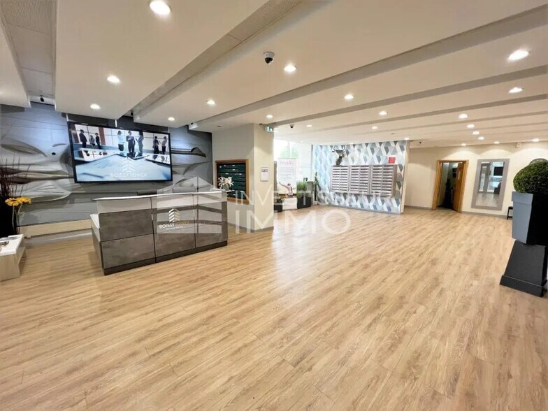 Office in Boissy-Saint-Léger for lease - Lobby - Image 3 of 9