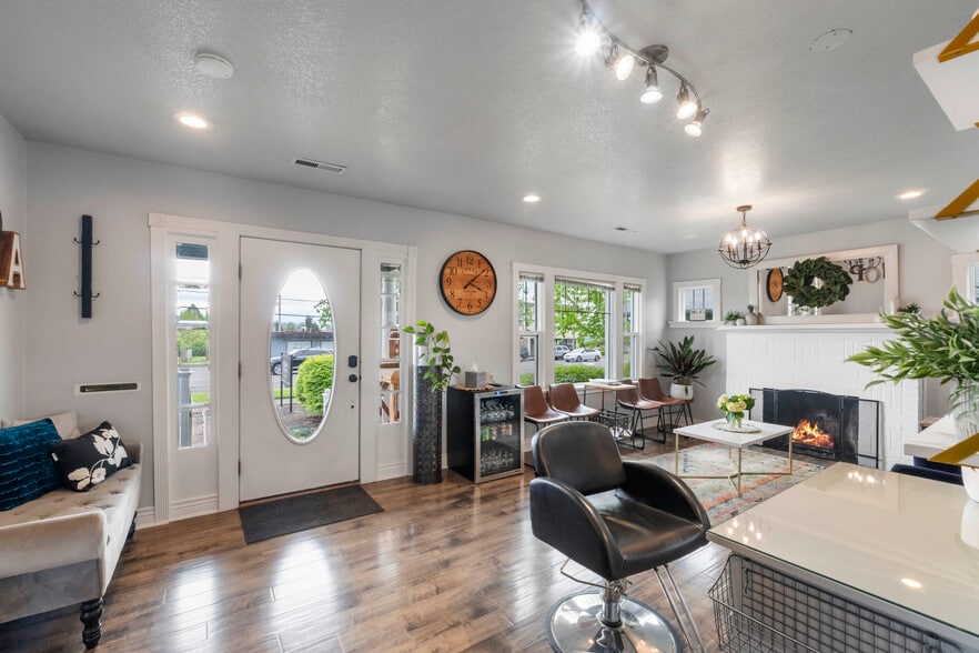 852 S Market Blvd, Chehalis, WA for sale - Interior Photo - Image 3 of 9