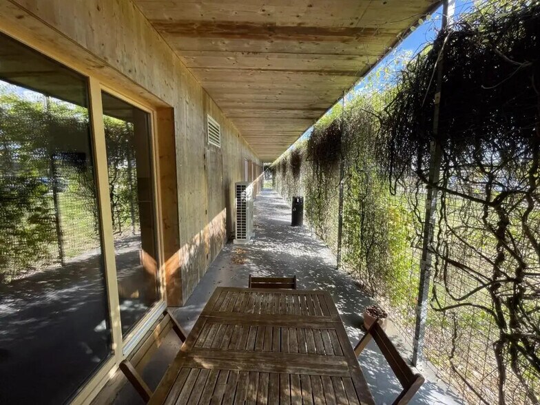 Office in Martillac for sale - Building Photo - Image 2 of 9