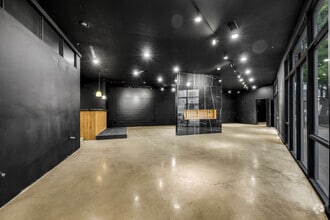 1430 Dragon St, Dallas, TX for lease Interior Photo- Image 2 of 8