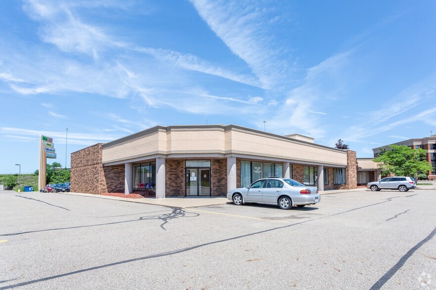 3969 Convenience Cir NW, Canton, OH for lease - Building Photo - Image 2 of 5