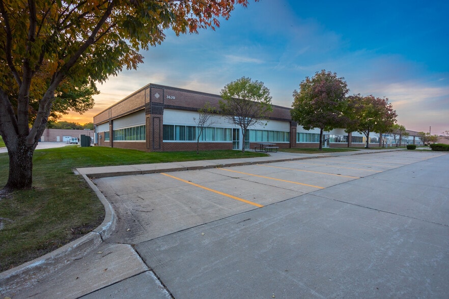 3620 SW 61st St, Des Moines, IA for lease - Building Photo - Image 3 of 4
