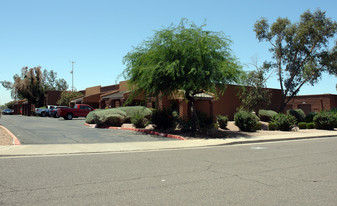 7750-7755 E Gelding Dr, Scottsdale AZ - Warehouse