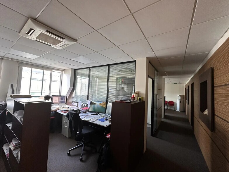 Office in Angers for sale - Building Photo - Image 3 of 5
