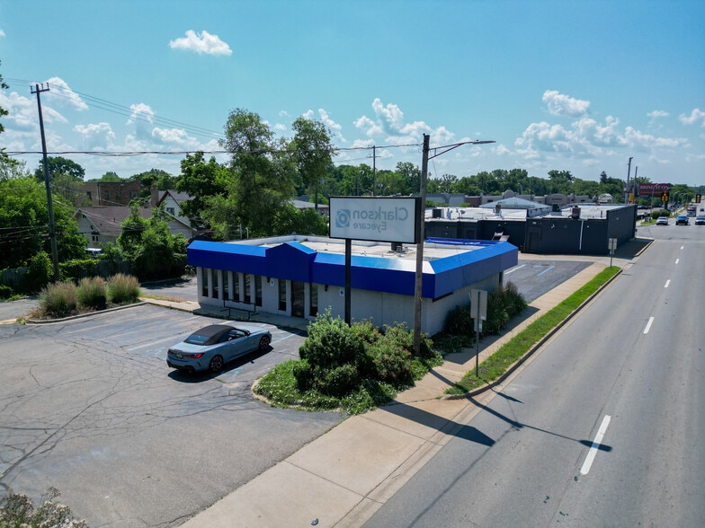 22 N Telegraph Rd, Pontiac, MI for lease - Building Photo - Image 1 of 9