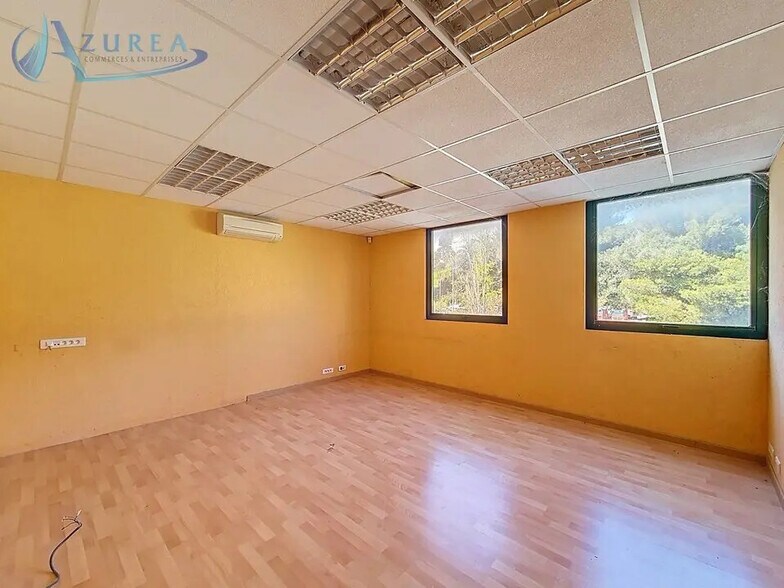 Flex in Carros for lease - Interior Photo - Image 2 of 5