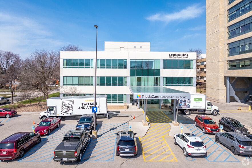 820 E Grant St, Appleton, WI for lease - Building Photo - Image 2 of 5