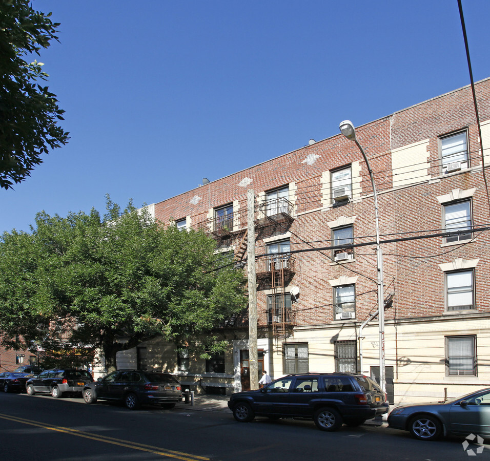 28-14 Crescent St, Astoria, NY 11102 | LoopNet