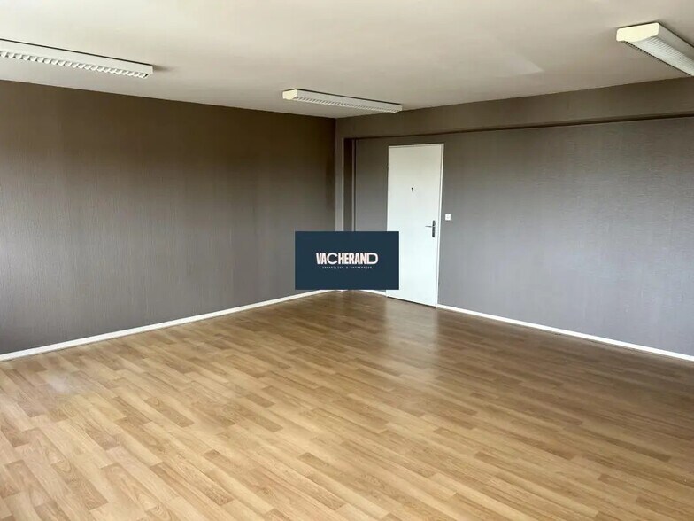 Office in VILLENEUVE-D'ASCQ for lease - Interior Photo - Image 2 of 4